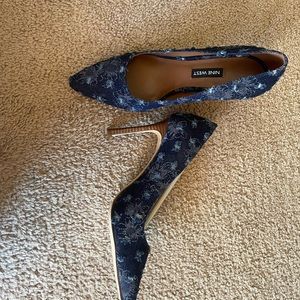 Nine West denim and wood pumps